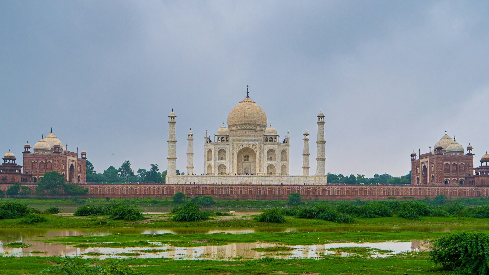 Same day Taj Mahal tour from Delhi with private chauffeur